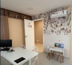 Sala de espera infantil da clínica